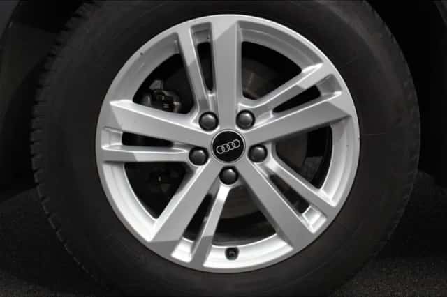 Audi Q3 (2021) thumbnail 2
