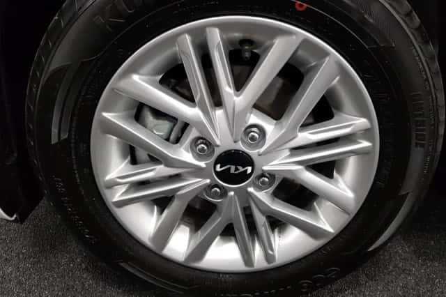 Kia Picanto (2023) thumbnail 2