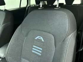Ford Focus (2022) thumbnail 12