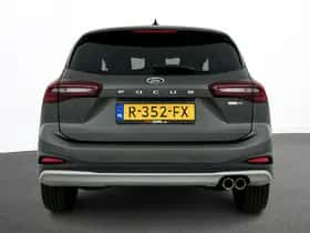 Ford Focus (2022) thumbnail 3