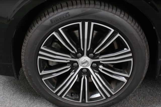 Volvo V60 (2019) thumbnail 2
