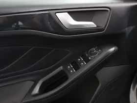 Ford Focus (2023) thumbnail 12