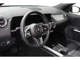 Mercedes-Benz GLA (2021) thumbnail 9