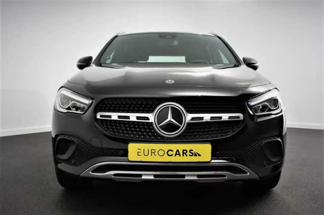 Mercedes-Benz GLA (2021) thumbnail 2