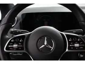 Mercedes-Benz GLA (2021) thumbnail 11
