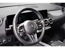 Mercedes-Benz GLA (2021) thumbnail 10