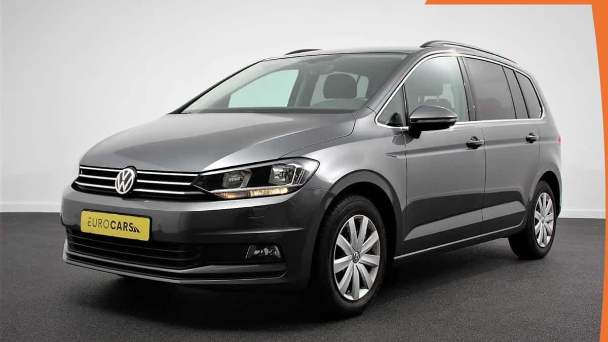 Volkswagen Touran — foto 1