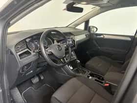 Volkswagen Touran thumbnail 2
