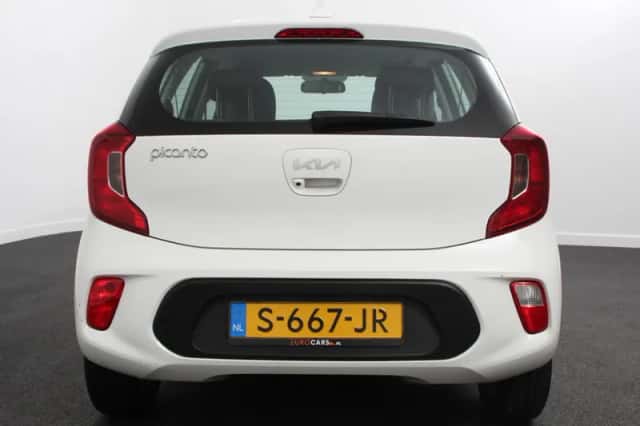 Kia Picanto (2023) thumbnail 6