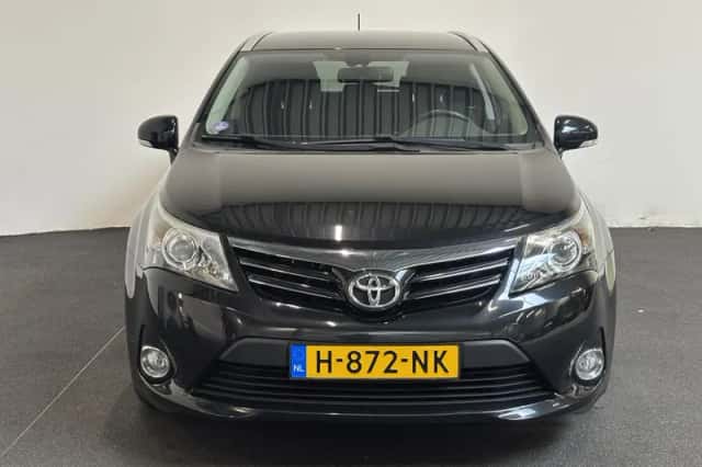 Toyota Avensis (2015) thumbnail 4