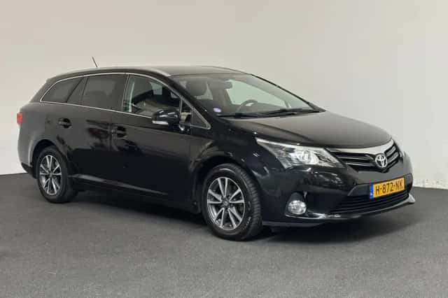 Toyota Avensis (2015) thumbnail 5