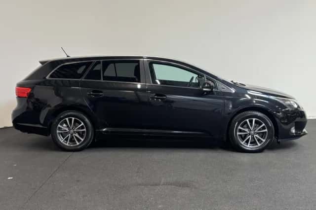 Toyota Avensis (2015) thumbnail 6