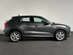 Audi Q2 (2023) thumbnail 4