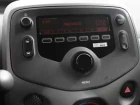 Peugeot 108 (2021) thumbnail 3