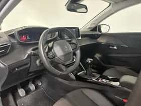 Peugeot 208 (2023) thumbnail 2