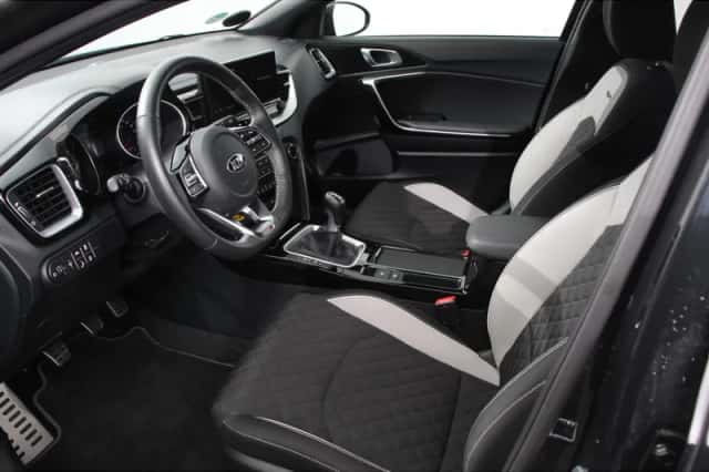 Kia Proceed (2020) thumbnail 2