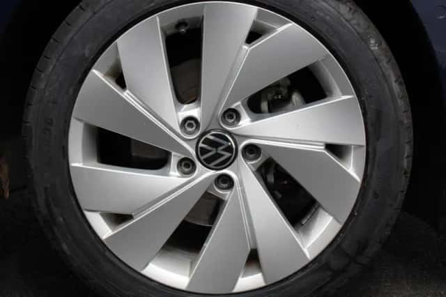 Volkswagen Golf (2021) thumbnail 4