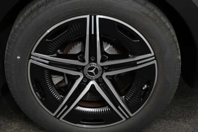 Mercedes-Benz EQE (2024) thumbnail 3