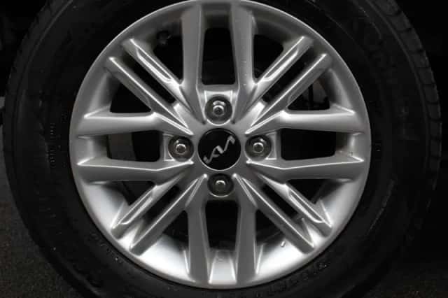 Kia Picanto (2023) thumbnail 4