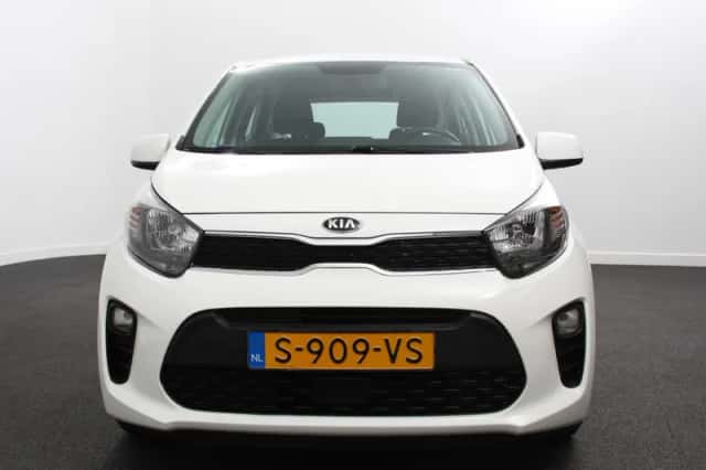 Kia Picanto (2023) thumbnail 5