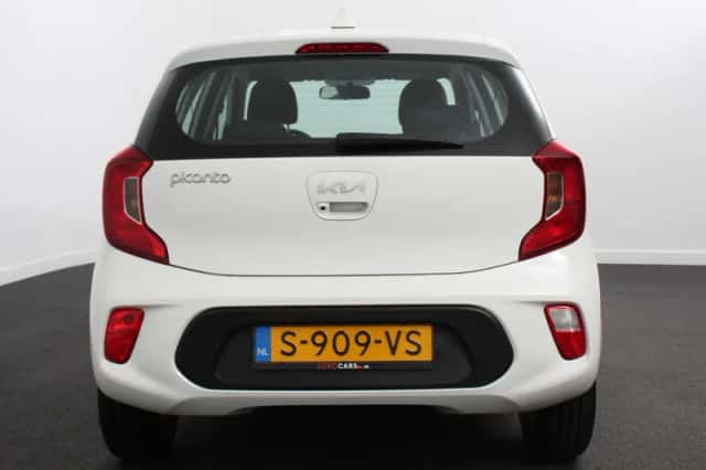 Kia Picanto (2023) thumbnail 6