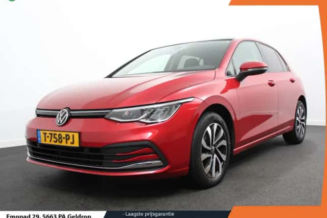 Volkswagen Golf (2022) thumbnail 1