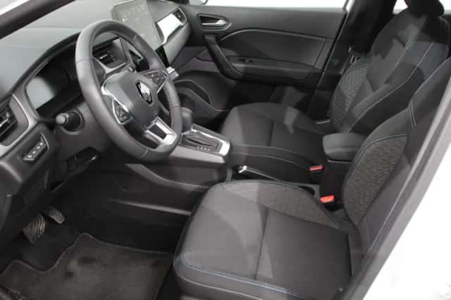 Renault Captur (2025) thumbnail 2
