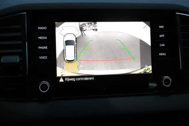 Škoda Karoq (2024) thumbnail 2