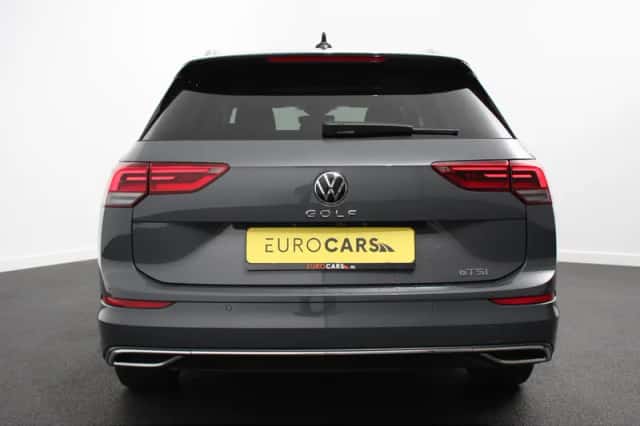 Volkswagen Golf (2021) thumbnail 3