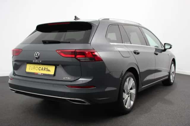 Volkswagen Golf (2021) thumbnail 4