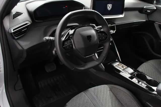 Peugeot 2008 (2025) thumbnail 2
