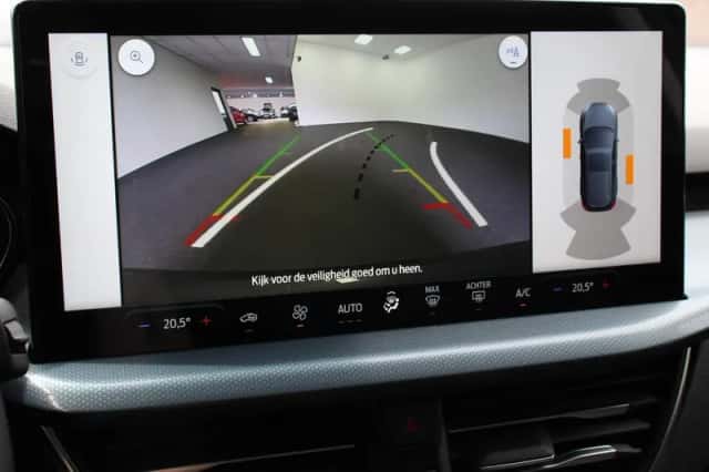 Ford Focus (2024) thumbnail 2