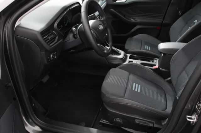 Ford Focus (2024) thumbnail 3