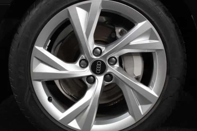 Audi A4 (2023) thumbnail 3