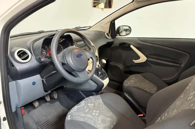 Ford Ka (2011) thumbnail 2