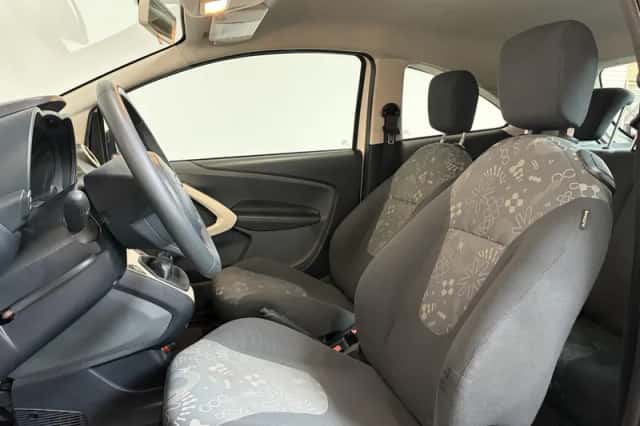 Ford Ka (2011) thumbnail 3