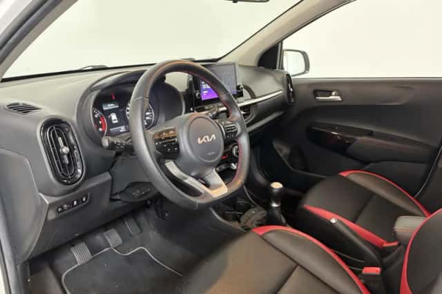 Kia Picanto (2022) thumbnail 2