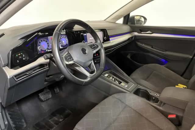 Volkswagen Golf (2021) thumbnail 2