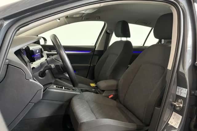 Volkswagen Golf (2021) thumbnail 3