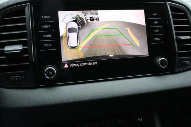 Škoda Karoq (2025) thumbnail 3