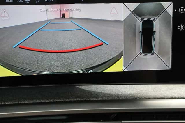 Peugeot e-3008 (2024) thumbnail 3