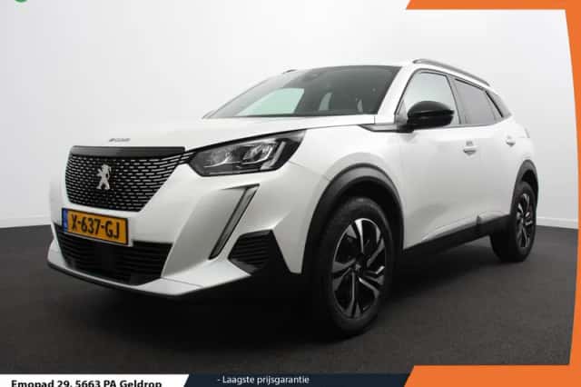 Peugeot 2008 (2023) thumbnail 1