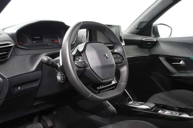 Peugeot 2008 (2023) thumbnail 2
