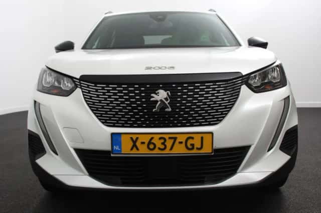 Peugeot 2008 (2023) thumbnail 5
