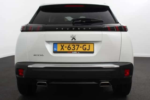 Peugeot 2008 (2023) thumbnail 6