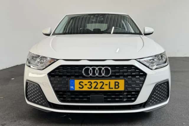 Audi A1 (2023) thumbnail 3
