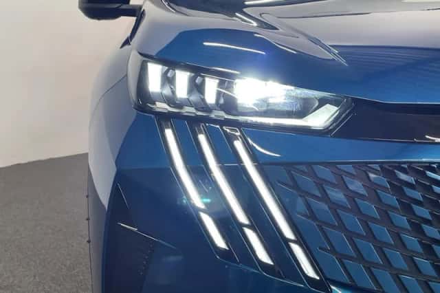 Peugeot 3008 (2024) thumbnail 2