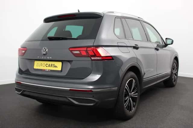 Volkswagen Tiguan (2023) thumbnail 4
