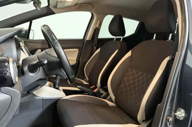 Nissan Micra (2017) thumbnail 2