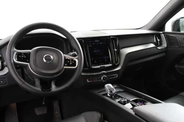 Volvo XC60 (2025) thumbnail 2